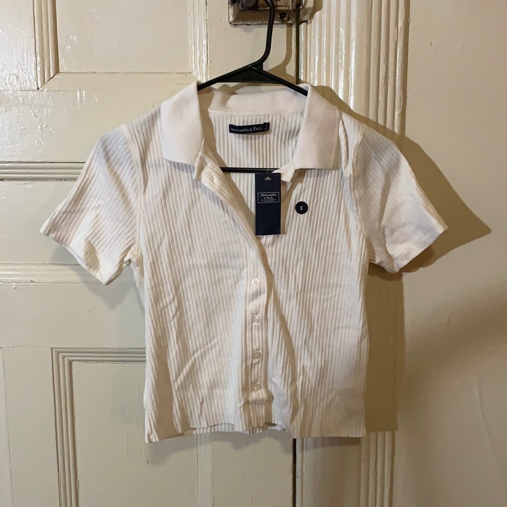 abercrombie collared tee <3